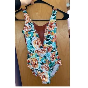 Luckyleo — gorgeous floral leotard Size S